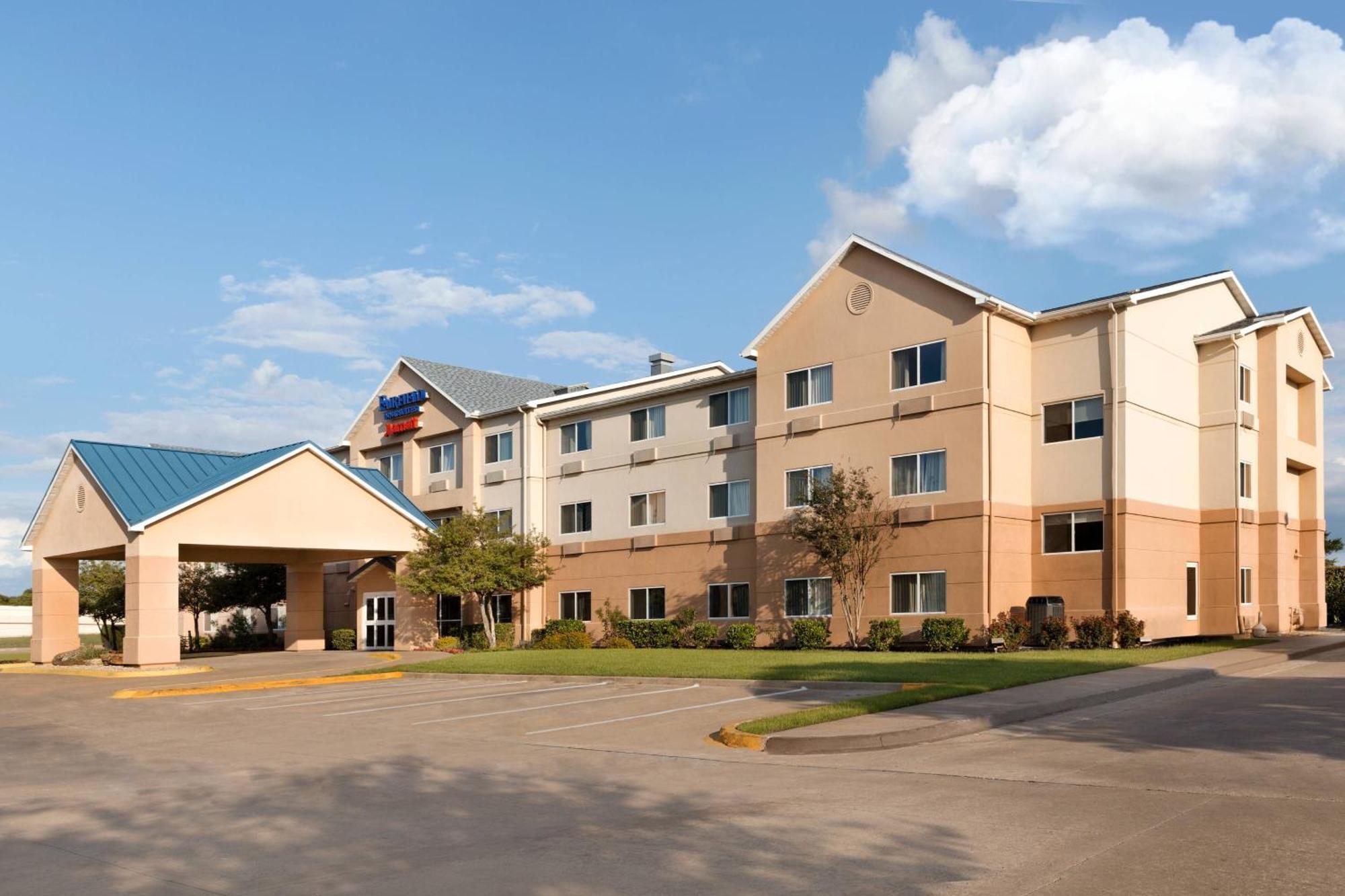 Fairfield Inn & Suites Dallas מסקיט מראה חיצוני תמונה