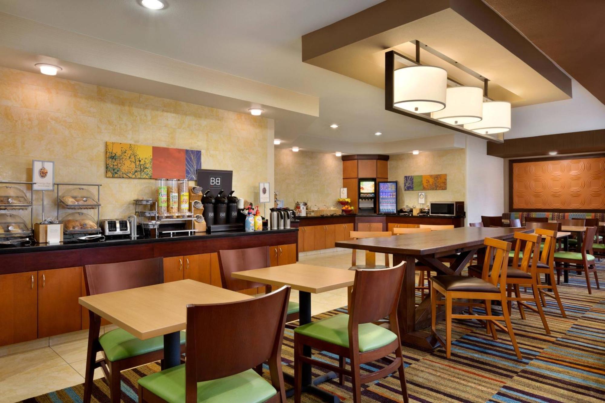Fairfield Inn & Suites Dallas מסקיט מראה חיצוני תמונה