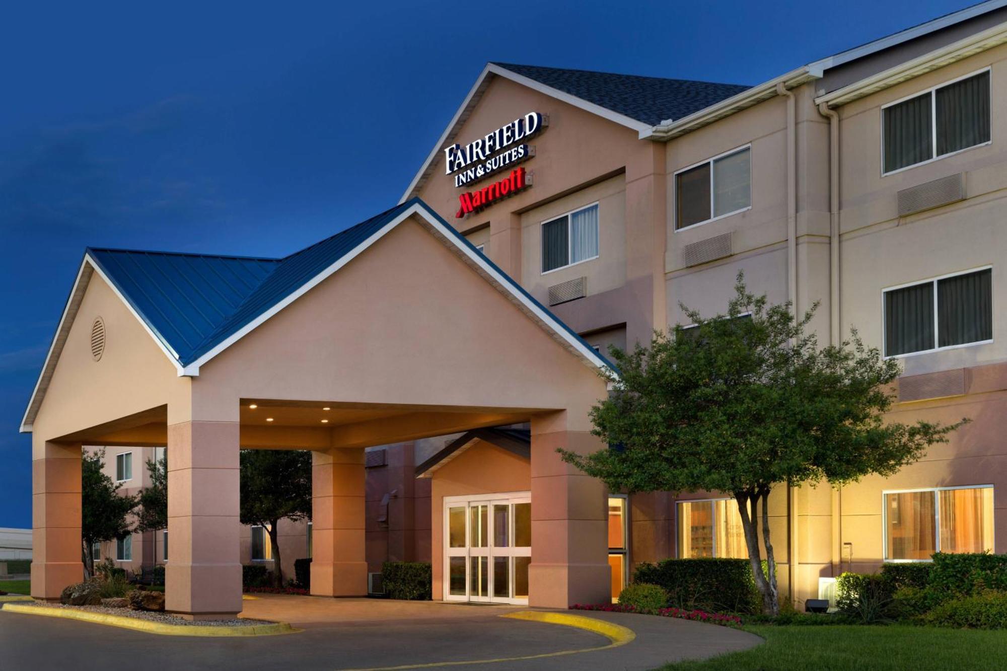 Fairfield Inn & Suites Dallas מסקיט מראה חיצוני תמונה