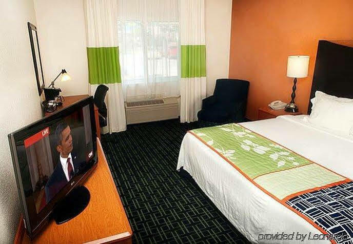 Fairfield Inn & Suites Dallas מסקיט מראה חיצוני תמונה